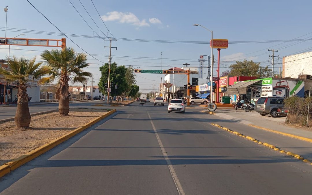 INCREMENTA TU PRECAUCIÓN HAY MÁS SEMÁFOROS